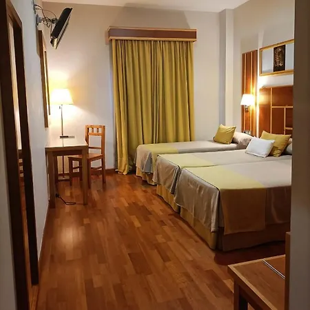 Hotel Carmen 3*
