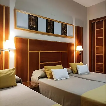 Carmen Hotel 3*