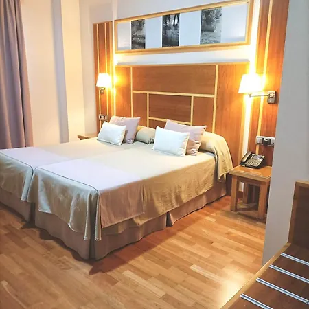 Hotel Carmen 3*