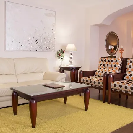 Carmen Hotel 3*